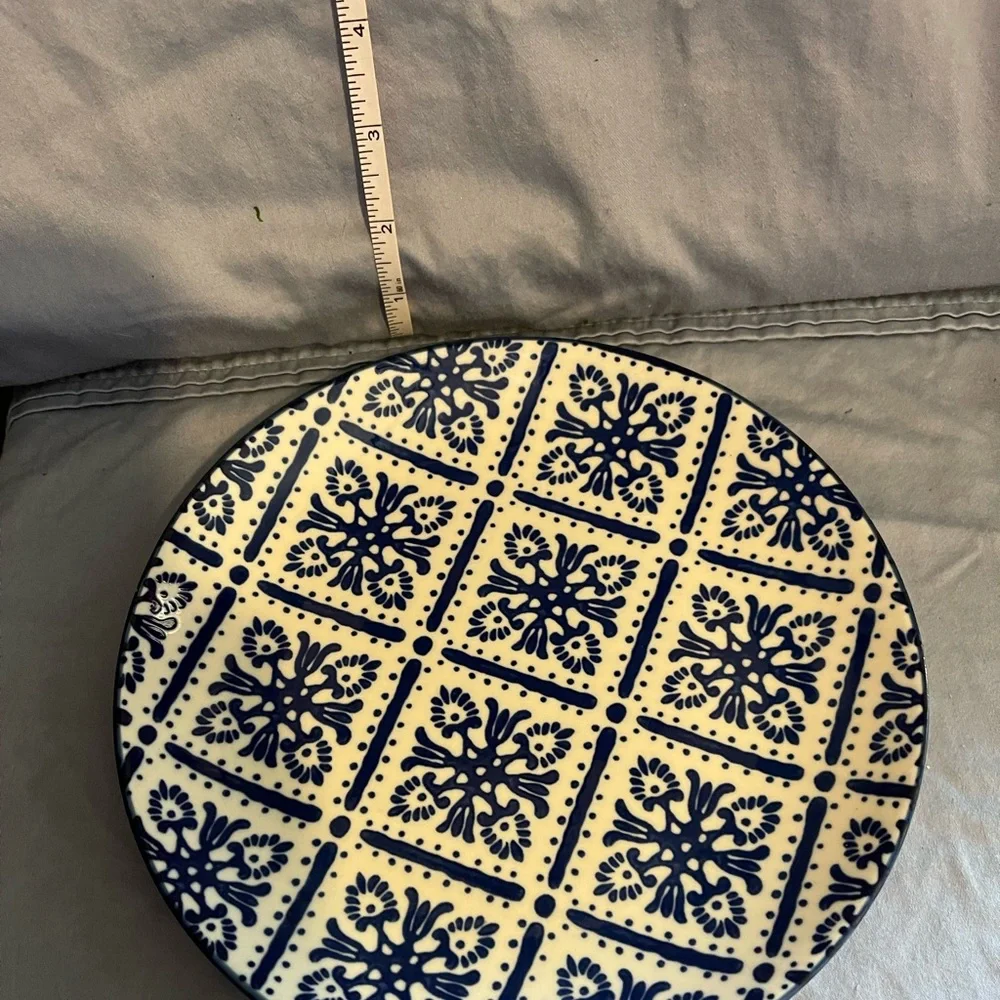 Pier 1 plates